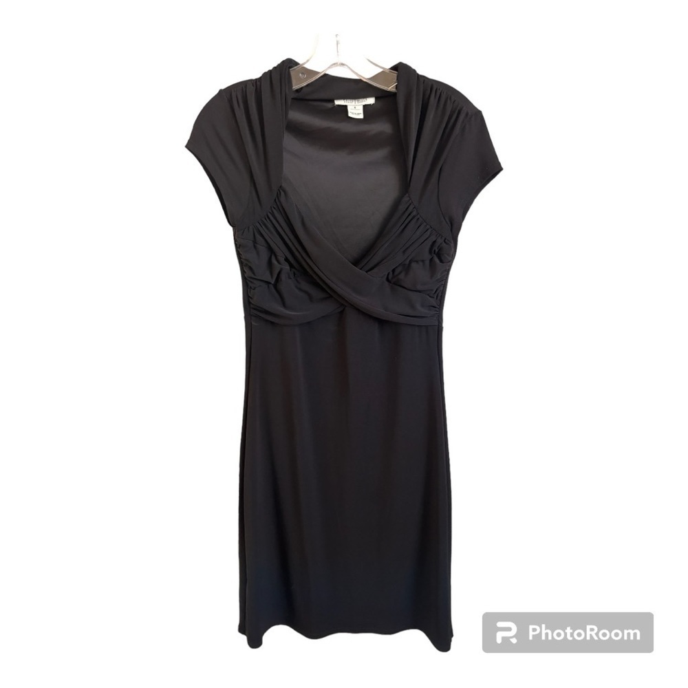 White House Black Market Sz 4 black dress faux wrap bodice cap sleeve lined